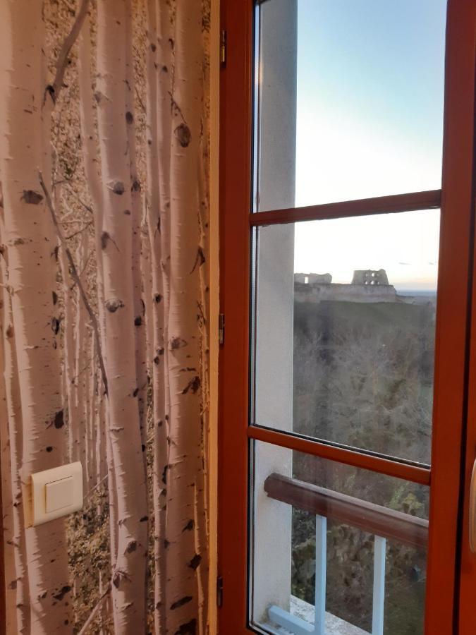 Chambres D'Hotes Sur La Courtine De Coucy Екстер'єр фото
