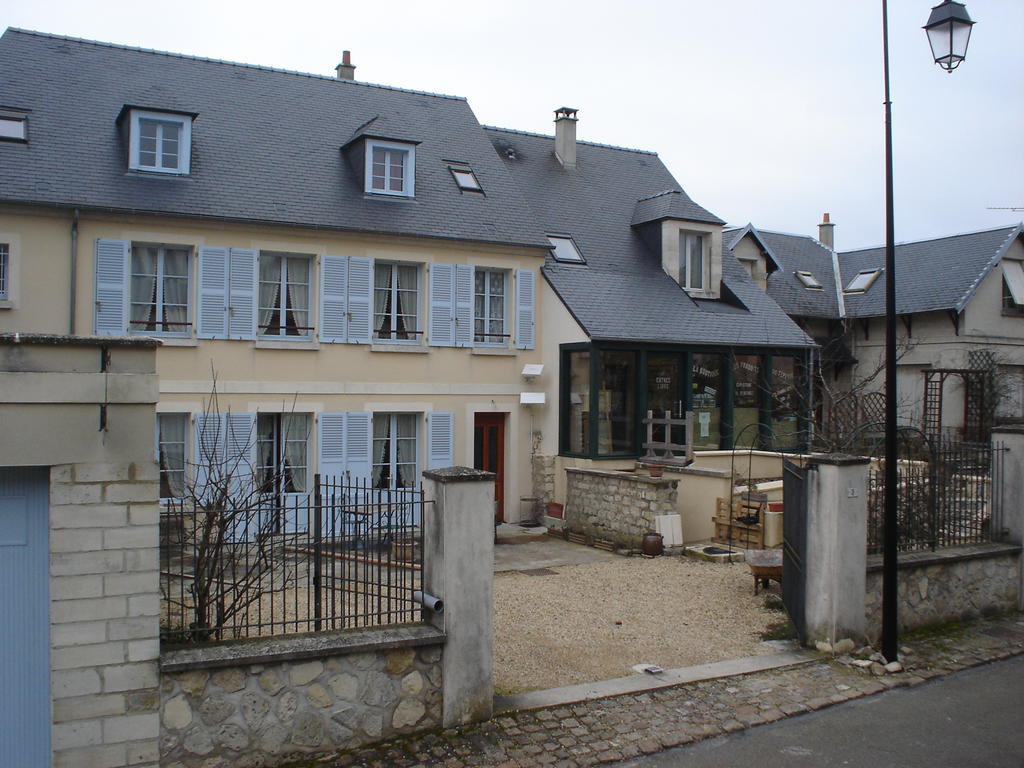 Chambres D'Hotes Sur La Courtine De Coucy Екстер'єр фото